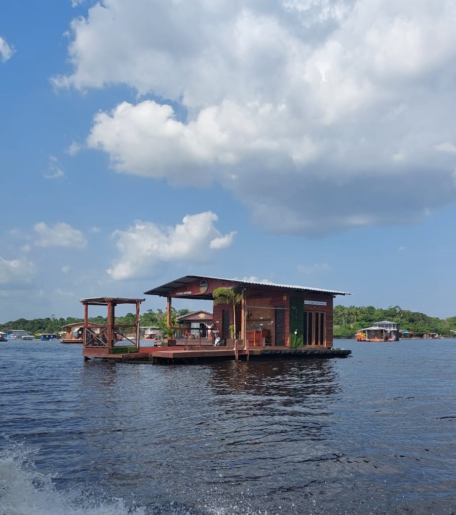 o-que-fazer-em-manaus-flutuantes